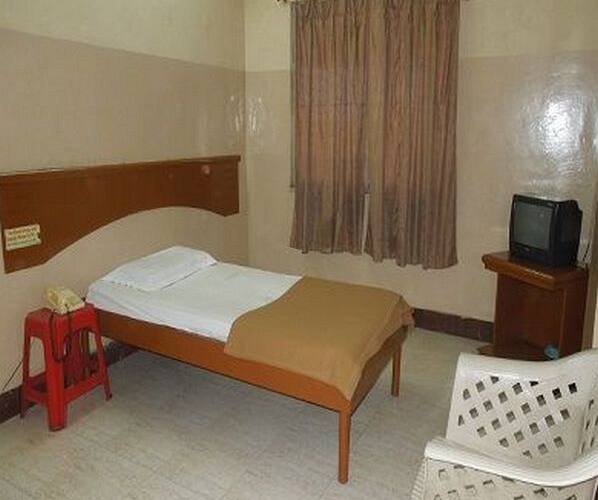Hotel Kohinoor, Rajula 1